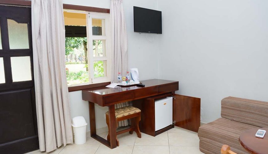 Afrikiko Chalet River Front – Single